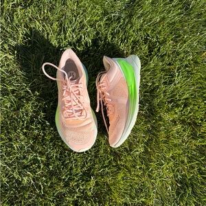 lululemon BlissFeelRun sneakers